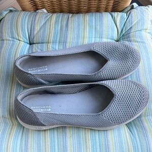 Skechers Goga Mat memory foam comfy gray flats size 8.5 $24